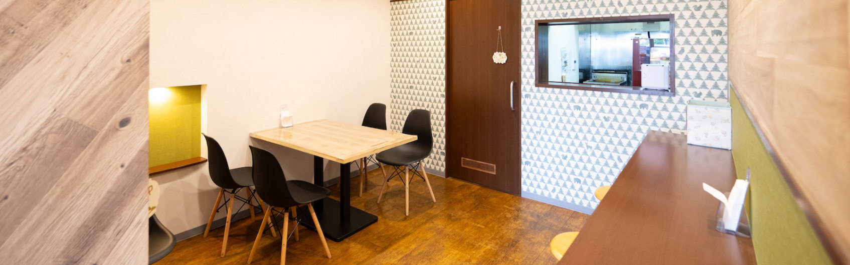 店内のイートインスペース